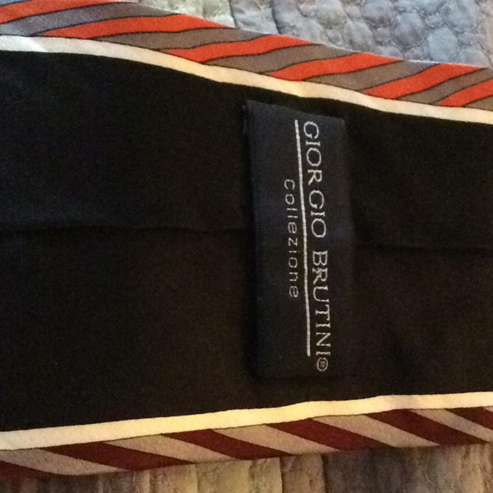 Bold print tie